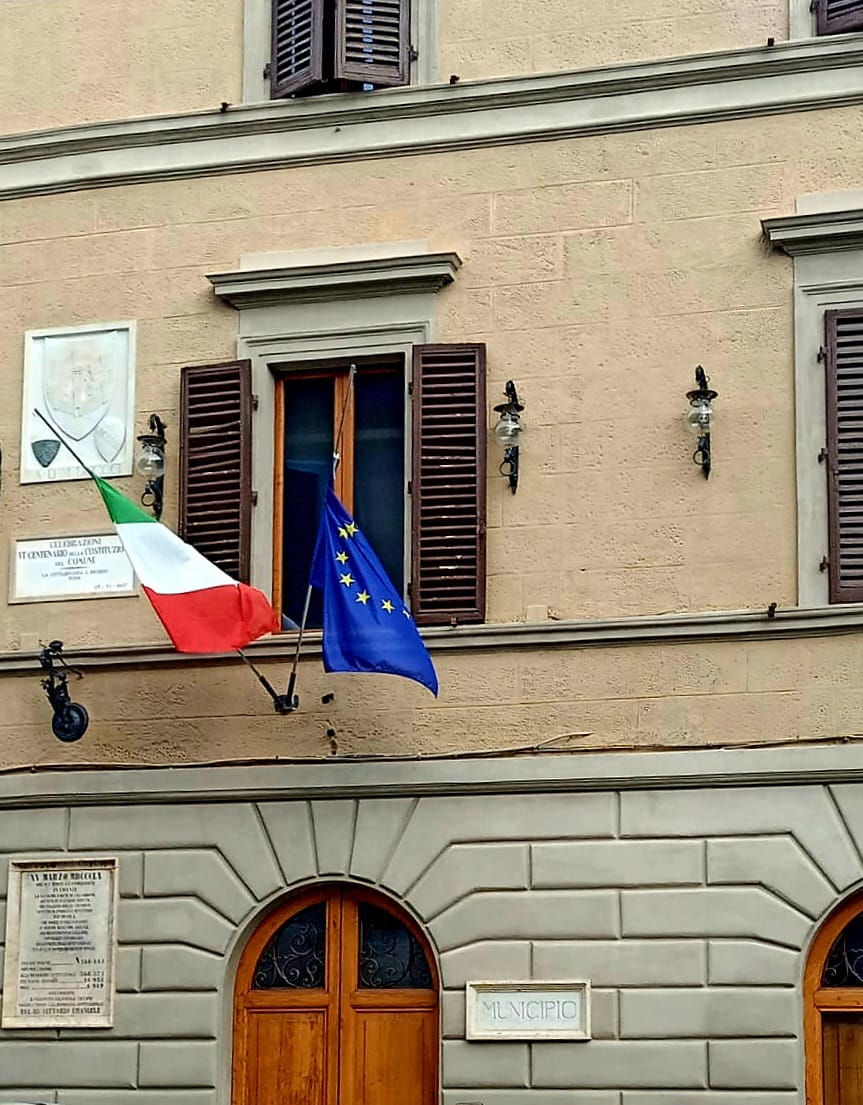 Lutto regionale per le vittime del tragico incidente del cantiere di Firenze. Bandiere listate a lutto  